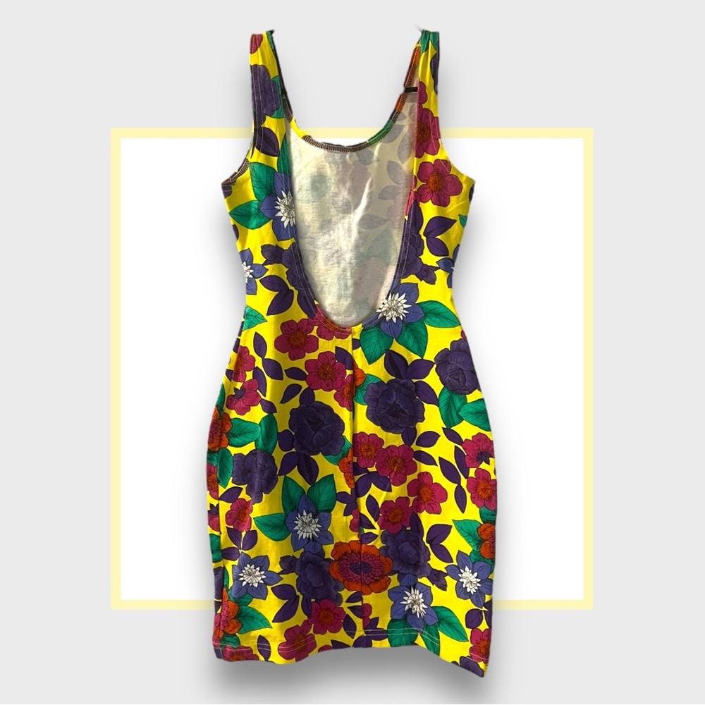 Area Code Vintage 90’s Colorful Floral Mini Wiggle Dress w Low/Cut Out Back